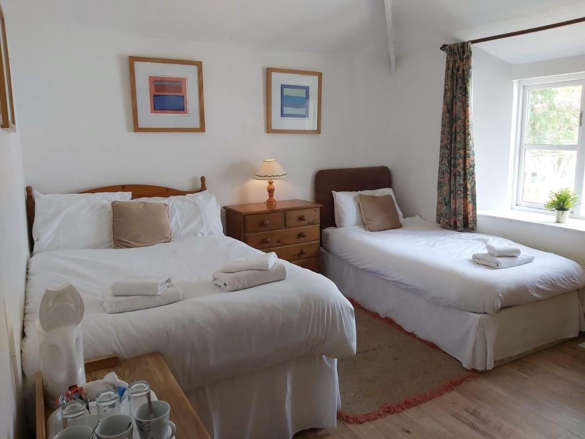 Hotel Rangeworthy Court Pokoj fotografie